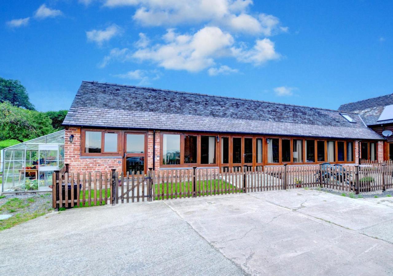 Вилла Barn 1 Berriew Экстерьер фото